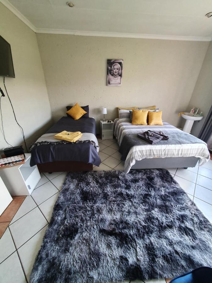 Life Tours & Accommodation Boksburg Exterior foto